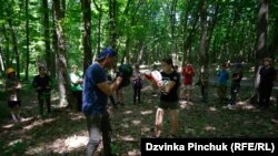 Trajnime boksi në kampin në Ukrainë. 