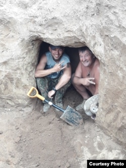 Олександр Шелехань та Ігор Шевченко на розкопках скіфського кургану Лита Могила в Кіровоградській області, 2019 рік