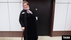 У Зареми Мусаєвої (на фото) хронічний діабет другого типу, грижа та катаракта. Вона важко пересувається за допомогою тростини