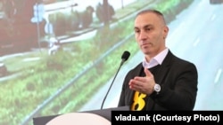  Artan Grubi - Fotografi nga arkivi.