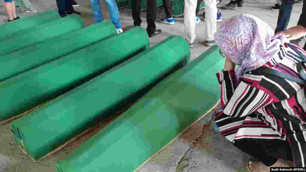 U Potočarima će 11. jula biti ukopano nekompletni posmrtni ostaci 30 osoba koje su stradale u genocidu. Njihova tijela su pronađena u nekoliko masovnih grobnica. &nbsp;