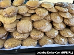 Ballokumet - ëmbëlsira tradicionale që gatuhen për Ditën e Verës.