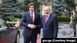 Ираклий Кобахидзе и Никол Пашинян, архивная фотография