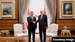 Садыр Жапаров менен Режеп Тайып Эрдоган. Архив сүрөт. 