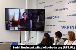 Спікерка Палати представників парламенту Чехії Маркета Пекарова Адамова звертається по відозв'язку до учасників обговорення у Києві шляхів порятунку кримських журналістів, яких незаконно ув'язнила Росія. Київ, Україна. 5 жовтня 2023 року