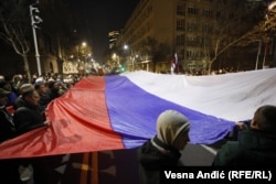 Російський прапор на протесті в Блеграді