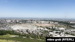 Бишкектин чет жакасындагы кум-шагыл чыккан чоң карьер