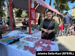 Anila Hoxha shet veroret që i ka punuar vetë.