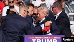 Rálőttek Donald Trumpra, a támadót megölték 