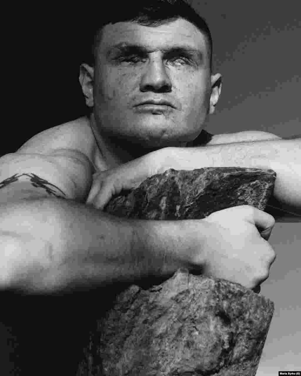 A látását vesztett katonával való munka viselte meg érzelmileg legjobban a fotóművészt