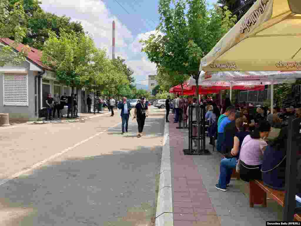 Manje grupe demonstranata u Zvečanu u ponedeljak 5.jun 2023.