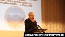 Леван Микаа