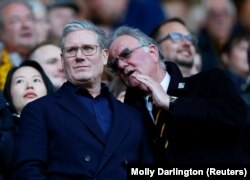 Lider Laburista na tribinama stadiona Arsenala u Londonu, 20. april 2024.