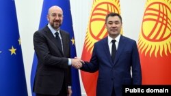 Шарль Мишель жана Садыр Жапаров. Чолпон-Ата шаары. 3-июнь, 2023-жыл.