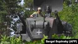 Українські військові навчаються на САУ Gepard, Київська область, липень 2023 року