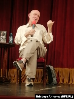 Despre cariera sa Malkovich crede că a fost norocos și binecuvântat