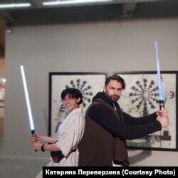 «Найбільша складність в роботі нашій – знаходити оцей баланс, щоб не впадати у «все погано», а давати якусь надію, показувати позитивні кейси, показувати людей, які продовжують жити і творити у Харкові»