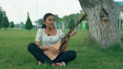 "Маданият эки элге көпүрө болот". Комузга кызыккан чет элдик студенттер 