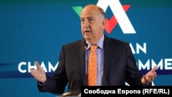 Бизнес-закуската с Американската търговска камара в България в четвъртък беше първата публична проява на Кенет Мертен в София.