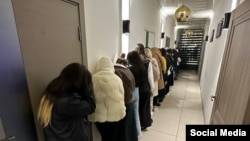 УКМК кармаган кыздар. 