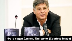 Презентація україномовної версії книги американського письменника українського походження Даніеля (Данила) Григорчука «Міф та божевілля». Київ, 2019 рік