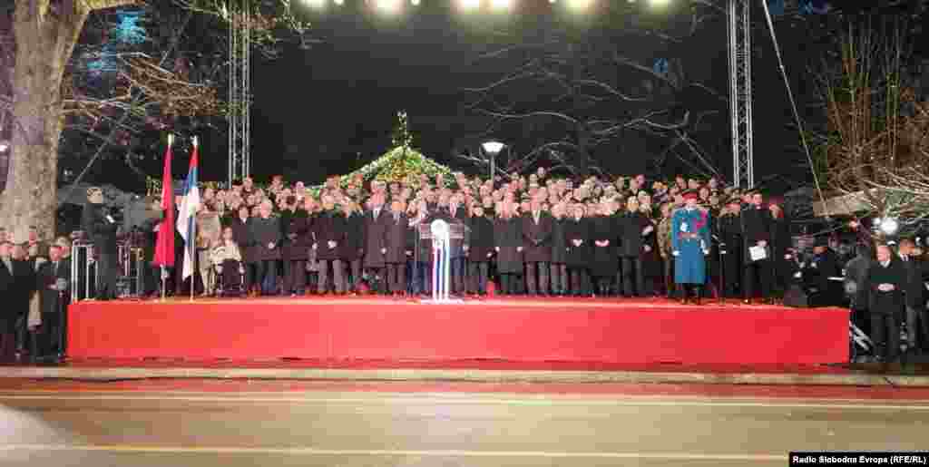 Delegacije iz Republike Srpske i zemalja regije na paradi povodom obilježavanja dana Republike Srpske na naustavni datum 9. januara. Među prisutnima je bio i Danilo Vučić, sin predsjednika Srbije Aleksandra Vučića, delegacija Vlade Srbije, načelnik Oružanih snaga Srbije general Milan Mojsilović, te ruski ambasador u Bosni i Hercegovini Igor Kalabuhov.