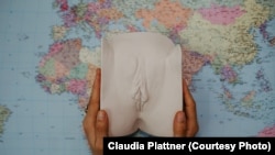 ვიქტორია კრუგის მიერ შექმნილი ვულვის სკულპტურა