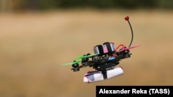 Російські військові вдарили двома FPV-дронами по автобусу, який віз гуманітарну допомогу, фото ілюстративне