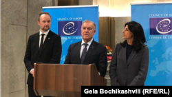 Arhivska fotografija članova Venecijanske komisije u Tbilisiju, Gruzija