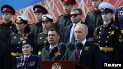 Vladimir Putin tokom obraćanja na Crvenom trgu u Moskvi 9. maja