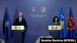 Shefi i NATO-s, Jens Stoltenberg, dhe presidentja e Kosovës, Vjosa Osmani. Prishtinë, 20 nëntor 2023. 