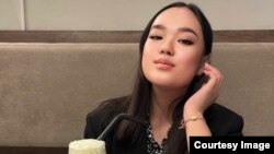 Стамбулда дайынсыз кеткен кыргызстандык кыз. Сүрөттү Кыргызстандын Стамбулдагы Башкы консулдугу жарыялады.