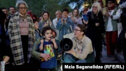 აქონდროპლაზიის მქონე ბავშვების მშობლების აქცია, თბილისი, აპრილი, 2023