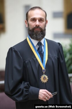 Артур Ємельянов