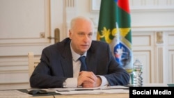 Він сказав, що вітав би повернення смертної кари за низку особливо тяжких злочинів, таких як масові вбивства