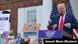 Дональд Трамп виступає н азустрічі з виборцями. США. 15 серпня 2024 року