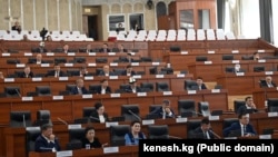 Жогорку Кеңеш. Архив сүрөт. 