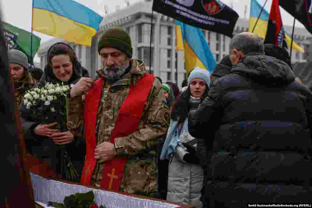 Його збірку &laquo;Вірші з бійниці&raquo; розкупили за один день, тому видавництво &laquo;Наш формат&raquo; оголосило про початок передзамовлення на новий тираж, який орієнтовно вийде у лютому