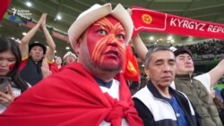 Азия Кубогу-2023: "Акшумкарларды" сүрөгөн күйөрмандар