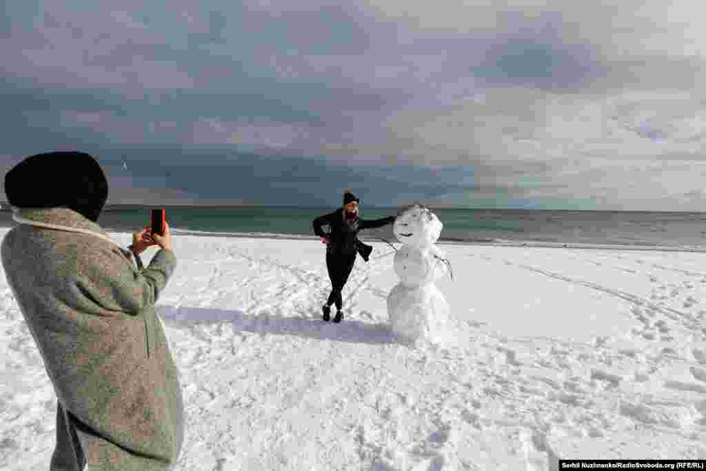 Фотографія на пам&#39;ять з місцевою зіркою, сніговиком з &laquo;Ланжерону&nbsp;