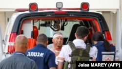 Надання допомоги потерпілому внаслідок обстрілу в Ізраїлі, фото ілюстративне