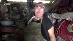 Интернеттен шыктанып, темир ийген Наргиза 