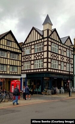 Більшість британських спонсорів уже попрощалася зі своїми українськими гостями