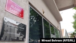 Nekadašnja ulica dr. Mile Budaka, zvaničnika u Vladi tzv. Nezavisne Države Hrvatske tokom Drugog svjetskog rata, preimenovana je u ulicu mostarskog pjesnika Alekse Šantića, Mostar, Bosna i Hercegovina, 9. maj 2023. godine