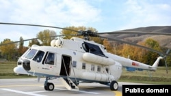 Беларустан оңдолуп келген МИ-8МТВ-1 тик учагы.