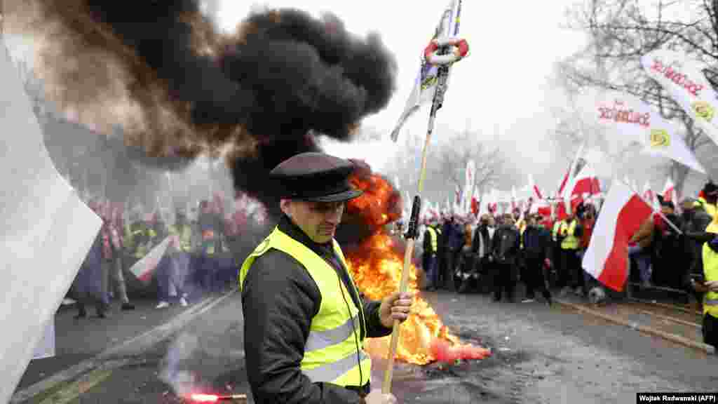 Poljoprivrednici u Varšavi protestuju 6. marta protiv mjera &quot;Zelenog dogovora&quot; EU i bescarinskog uvoza ukrajinske hrane u Poljsku.
