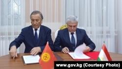 Слева на право: Назирбек Борубаев  и  Ориф Ходжазода 