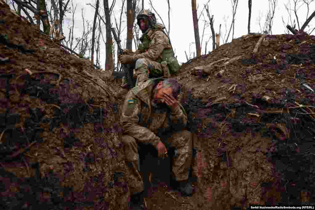 Пощастило вижити... Екіпаж БМП, який за декілька хвилин до цього, під час штурму ворожих позицій, наїхав на протитанкову міну. Район Бахмута, 11 травня 2023 року