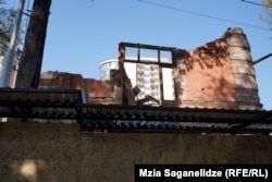 ის, რაც "ადელხანოვების სახლიდან" დარჩა