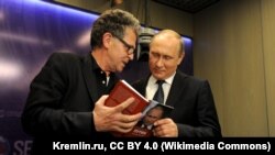 Німецький журналіст Хуберт Зайпель та Володимир Путін, архівне фото 